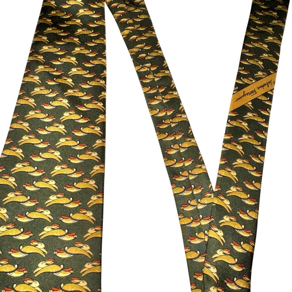Salvatore Ferragamo Men's Classic Tie 100% Silk Made in Italy Rabbit Print EUC